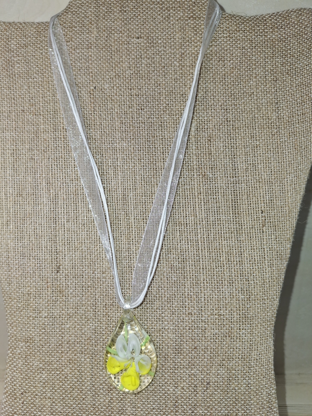 Murano-style Teardrop Pendant Necklace Silver & Yellow